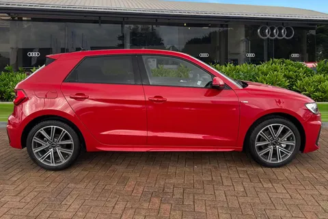  Audi A1 1.0 TFSI 30 S line Sportback Euro 6 (s/s) 5dr Thumbnail #4