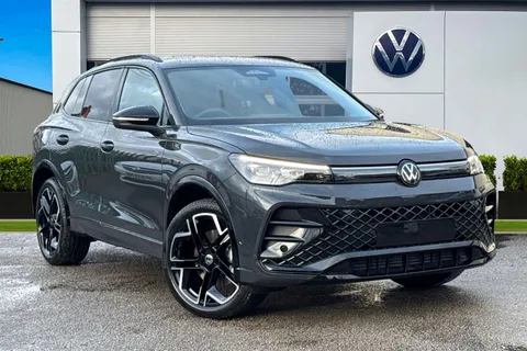 Volkswagen Tiguan 2.0 TDI R-Line DSG Euro 6 (s/s) 5dr Thumbnail #2