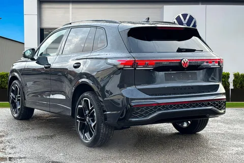 Volkswagen Tiguan 2.0 TDI R-Line DSG Euro 6 (s/s) 5dr Thumbnail #3