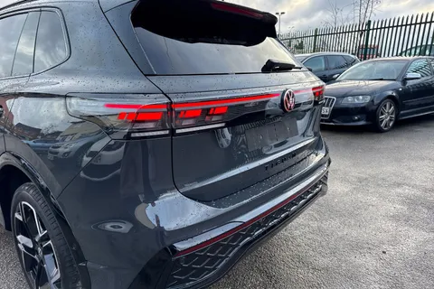 Volkswagen Tiguan 2.0 TDI R-Line DSG Euro 6 (s/s) 5dr Thumbnail #8