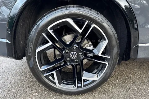 Volkswagen Tiguan 2.0 TDI R-Line DSG Euro 6 (s/s) 5dr Thumbnail #13
