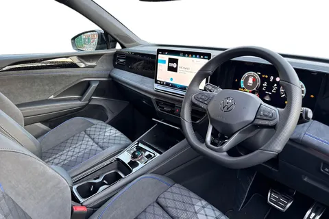 Volkswagen Tiguan 2.0 TDI R-Line DSG Euro 6 (s/s) 5dr Thumbnail #14