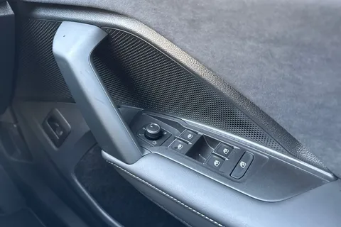 Volkswagen Tiguan 2.0 TDI R-Line DSG Euro 6 (s/s) 5dr Thumbnail #21