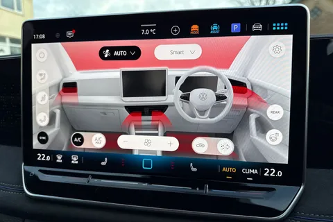 Volkswagen Tiguan 2.0 TDI R-Line DSG Euro 6 (s/s) 5dr Thumbnail #22