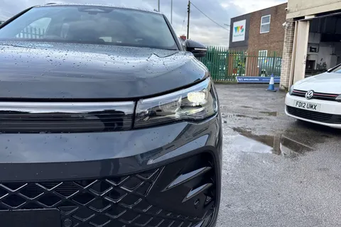 Volkswagen Tiguan 2.0 TDI R-Line DSG Euro 6 (s/s) 5dr Thumbnail #25