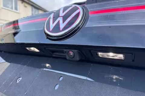 Volkswagen Tiguan 2.0 TDI R-Line DSG Euro 6 (s/s) 5dr Thumbnail #32