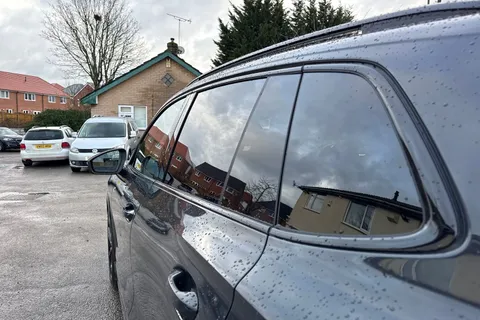 Volkswagen Tiguan 2.0 TDI R-Line DSG Euro 6 (s/s) 5dr Thumbnail #35