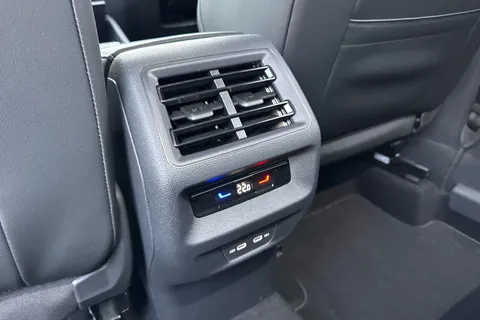 Volkswagen Tiguan 2.0 TDI R-Line DSG Euro 6 (s/s) 5dr Thumbnail #39