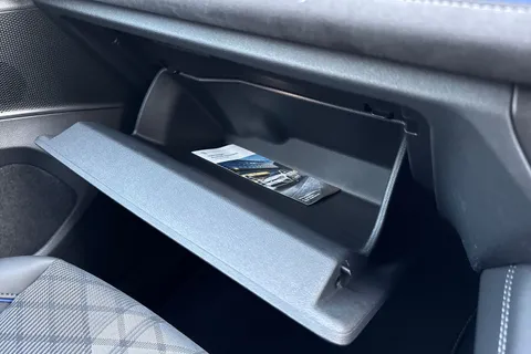 Volkswagen Tiguan 2.0 TDI R-Line DSG Euro 6 (s/s) 5dr Thumbnail #46