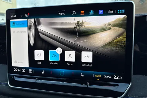 Volkswagen Tiguan 2.0 TDI R-Line DSG Euro 6 (s/s) 5dr Thumbnail #50