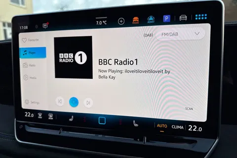 Volkswagen Tiguan 2.0 TDI R-Line DSG Euro 6 (s/s) 5dr Thumbnail #52