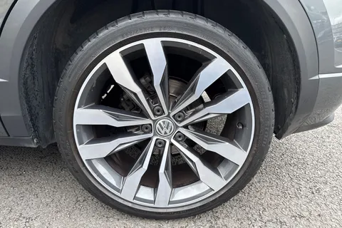 MT69MYO Volkswagen T-Roc 1.5 TSI EVO R-Line DSG Euro 6 (s/s) 5dr Thumbnail #12