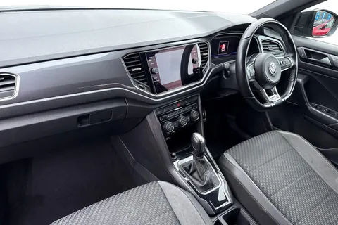 MT69MYO Volkswagen T-Roc 1.5 TSI EVO R-Line DSG Euro 6 (s/s) 5dr Thumbnail #16