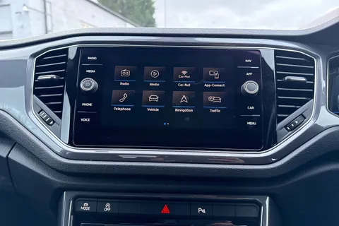 MT69MYO Volkswagen T-Roc 1.5 TSI EVO R-Line DSG Euro 6 (s/s) 5dr Thumbnail #18