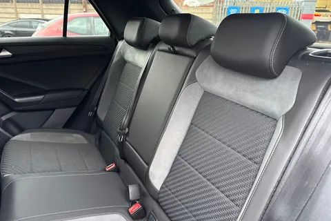 MT69MYO Volkswagen T-Roc 1.5 TSI EVO R-Line DSG Euro 6 (s/s) 5dr Thumbnail #20