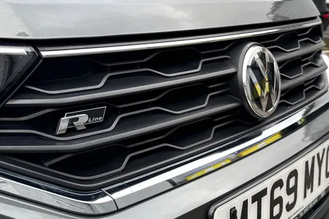 MT69MYO Volkswagen T-Roc 1.5 TSI EVO R-Line DSG Euro 6 (s/s) 5dr Thumbnail #28