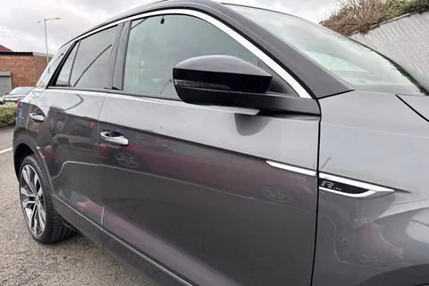 MT69MYO Volkswagen T-Roc 1.5 TSI EVO R-Line DSG Euro 6 (s/s) 5dr Thumbnail #30