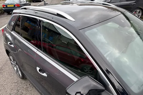 MT69MYO Volkswagen T-Roc 1.5 TSI EVO R-Line DSG Euro 6 (s/s) 5dr Thumbnail #31