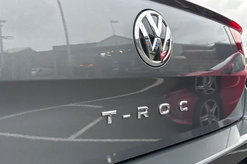 MT69MYO Volkswagen T-Roc 1.5 TSI EVO R-Line DSG Euro 6 (s/s) 5dr Thumbnail #34