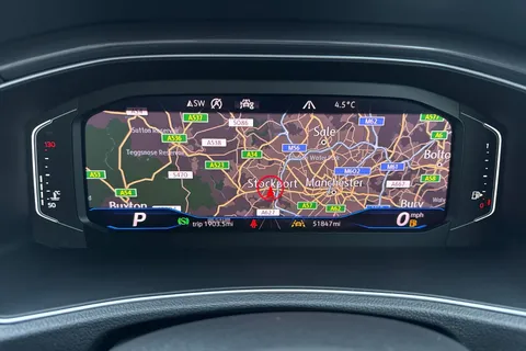 MT69MYO Volkswagen T-Roc 1.5 TSI EVO R-Line DSG Euro 6 (s/s) 5dr Thumbnail #47