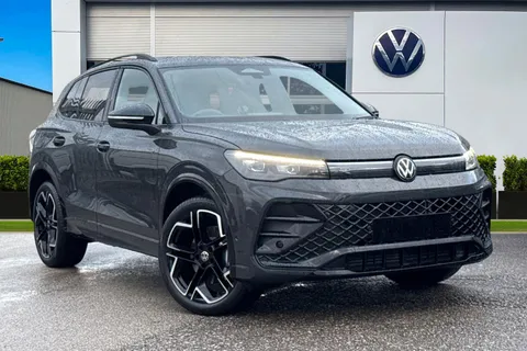  Volkswagen Tiguan 2.0 TDI R-Line DSG Euro 6 (s/s) 5dr Thumbnail #2