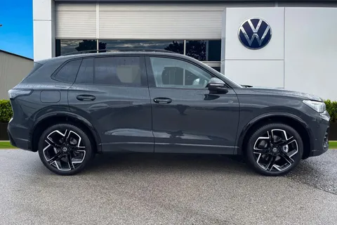  Volkswagen Tiguan 2.0 TDI R-Line DSG Euro 6 (s/s) 5dr Thumbnail #4