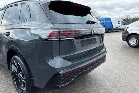  Volkswagen Tiguan 2.0 TDI R-Line DSG Euro 6 (s/s) 5dr Thumbnail #8