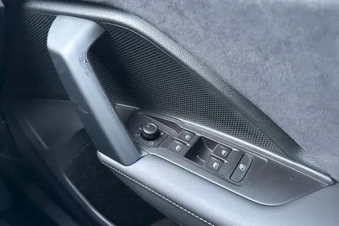  Volkswagen Tiguan 2.0 TDI R-Line DSG Euro 6 (s/s) 5dr Thumbnail #21