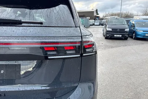  Volkswagen Tiguan 2.0 TDI R-Line DSG Euro 6 (s/s) 5dr Thumbnail #30