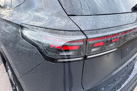  Volkswagen Tiguan 2.0 TDI R-Line DSG Euro 6 (s/s) 5dr Thumbnail #31