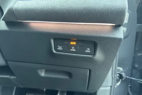  Volkswagen Tiguan 2.0 TDI R-Line DSG Euro 6 (s/s) 5dr Thumbnail #40