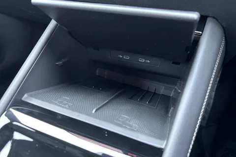  Volkswagen Tiguan 2.0 TDI R-Line DSG Euro 6 (s/s) 5dr Thumbnail #42