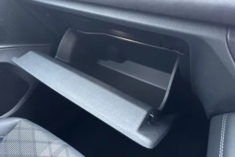  Volkswagen Tiguan 2.0 TDI R-Line DSG Euro 6 (s/s) 5dr Thumbnail #45