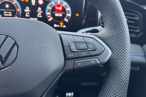  Volkswagen Tiguan 2.0 TDI R-Line DSG Euro 6 (s/s) 5dr Thumbnail #47