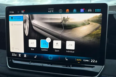  Volkswagen Tiguan 2.0 TDI R-Line DSG Euro 6 (s/s) 5dr Thumbnail #49