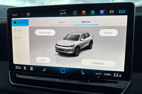  Volkswagen Tiguan 2.0 TDI R-Line DSG Euro 6 (s/s) 5dr Thumbnail #54