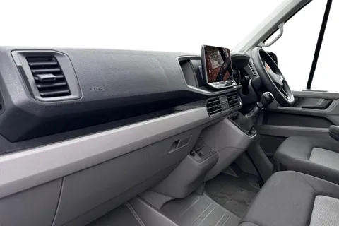 MF74OFP Volkswagen Crafter 2.0TDI (140PS) CR35 MWB Manual Thumbnail #9