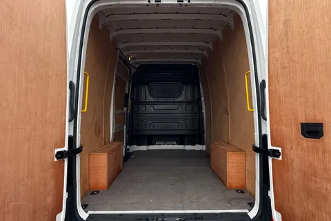 MF74OFP Volkswagen Crafter 2.0TDI (140PS) CR35 MWB Manual Thumbnail #10
