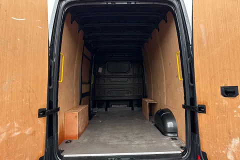 ML74CRJ Volkswagen Crafter 2.0 TDI 140PS Commerce Plus High Roof Van Thumbnail #10
