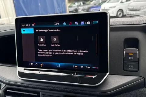 ML74CRJ Volkswagen Crafter 2.0 TDI 140PS Commerce Plus High Roof Van Thumbnail #12