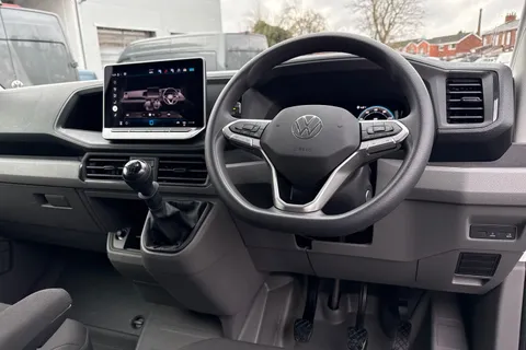 MF74OFP Volkswagen Crafter 2.0TDI (140PS) CR35 MWB Manual Thumbnail #13