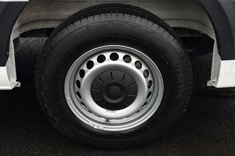 MF74OFP Volkswagen Crafter 2.0TDI (140PS) CR35 MWB Manual Thumbnail #22