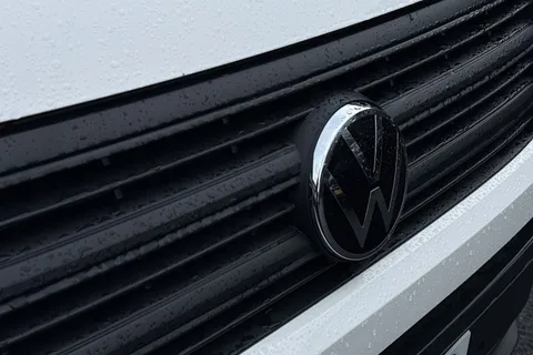 MF74OFP Volkswagen Crafter 2.0TDI (140PS) CR35 MWB Manual Thumbnail #25