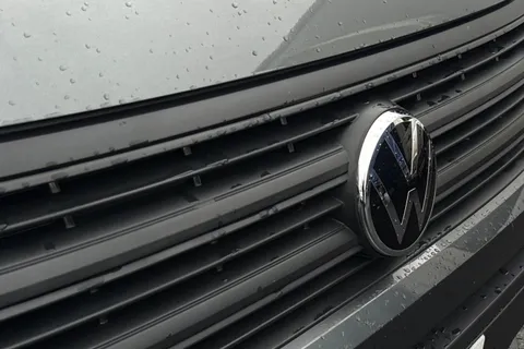 ML74CRJ Volkswagen Crafter 2.0 TDI 140PS Commerce Plus High Roof Van Thumbnail #30