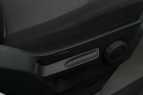 ML74CRJ Volkswagen Crafter 2.0 TDI 140PS Commerce Plus High Roof Van Thumbnail #33