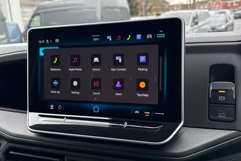 MF74OFP Volkswagen Crafter 2.0TDI (140PS) CR35 MWB Manual Thumbnail #36