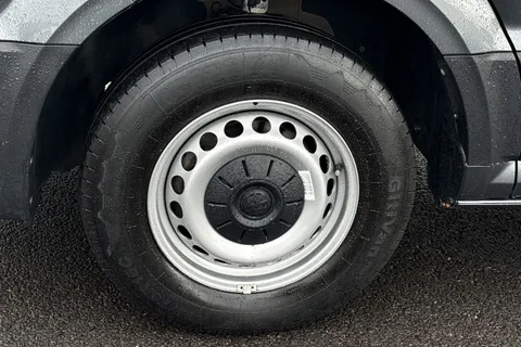 MJ74HBU Volkswagen Crafter 2.0 TDI 140PS Commerce Plus High Roof Van Thumbnail #7