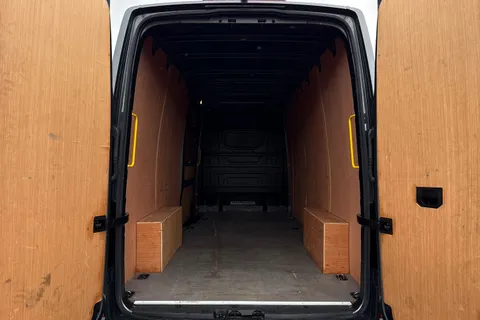 MJ74HBU Volkswagen Crafter 2.0 TDI 140PS Commerce Plus High Roof Van Thumbnail #10