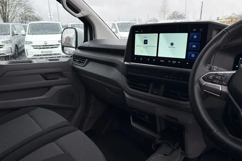 MF75FCL Volkswagen Transporter 2.0 TDI 150 Commerce Pro Van Auto Thumbnail #15