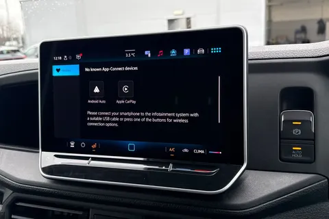 MJ74HBU Volkswagen Crafter 2.0 TDI 140PS Commerce Plus High Roof Van Thumbnail #12